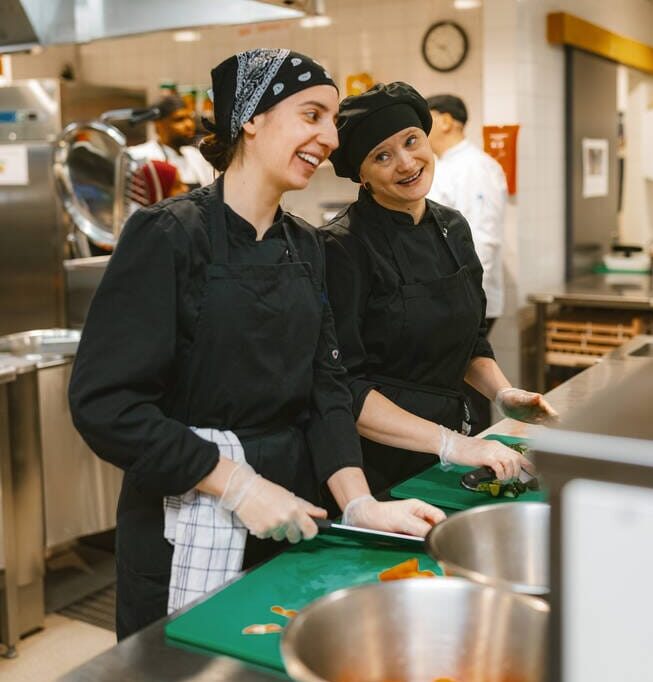 Suomen Diakoniaopiston kuvituskuva.